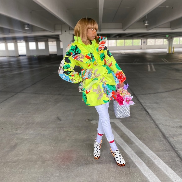 MEET YOUR POSHER! - Picture 1 of 12